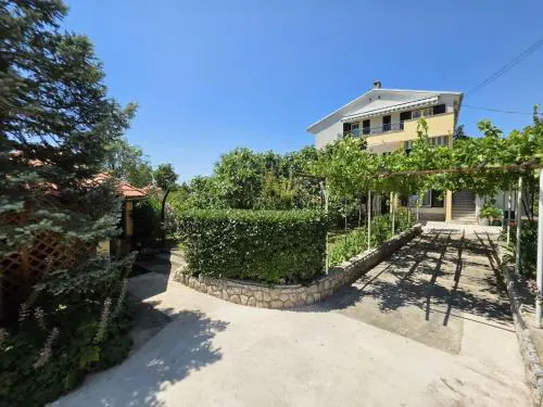 BLAZ 4 - Apartment for 6-8 persons, 150 m from the beach