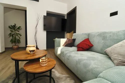Fidelis Apartment - Walk to the Beach in Minutes