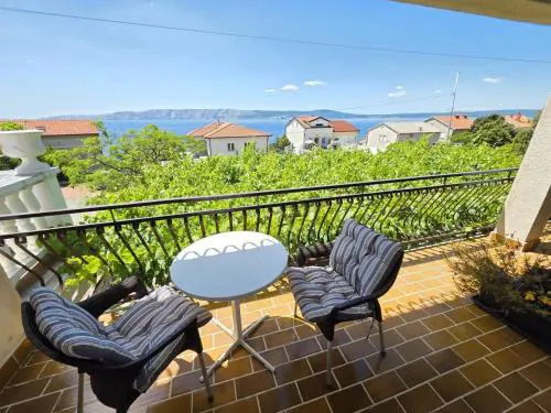 LEO ROOM 2 NV - Room for 2-3 persons with bathroom, balcony (no kitchen)