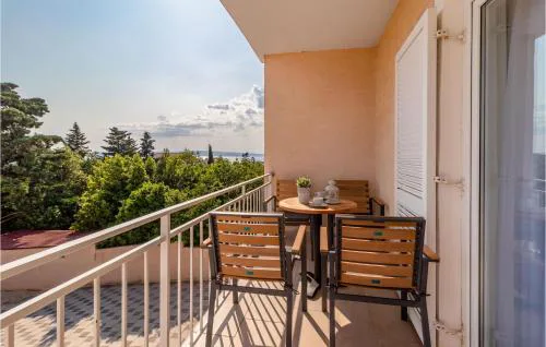 Lovely Apartment In Novi Vinodolski