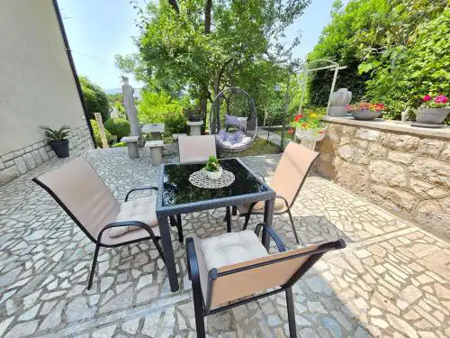 MELITA NV - Apartment with terrace, 200 m from the beach