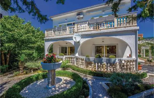 Nice Apartment In Novi Vinodolski