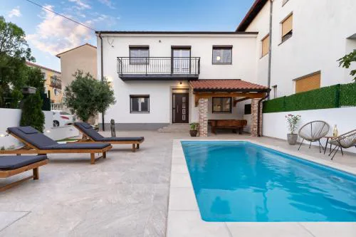 Villa Antique