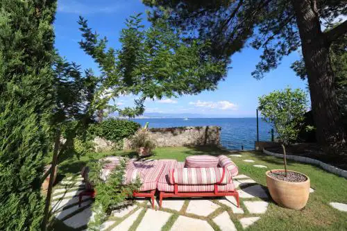 Apartment in villa Mery on the sea