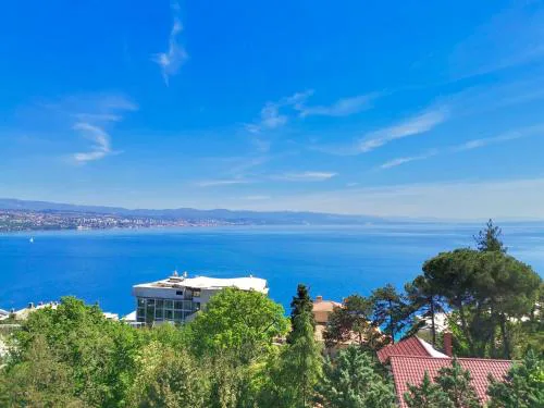 Blue wave view apartment