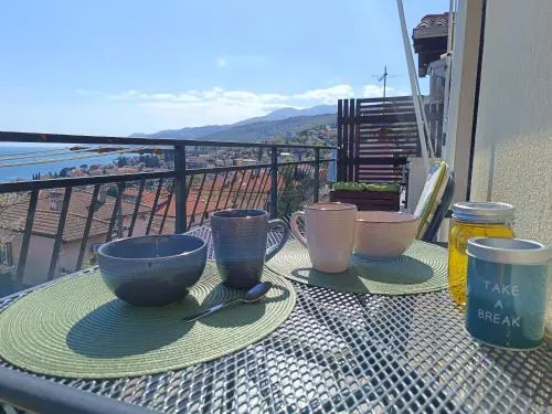 FENIX - Stunning view, great location & free parking