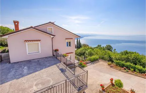 Lovely Apartment In Bregi With Wifi