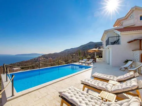 Stunning Villa With Panoramic View