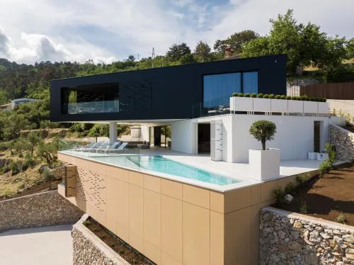 Villa 3,0 near Opatija for 8 people with indoor and outdoor pool & wellness