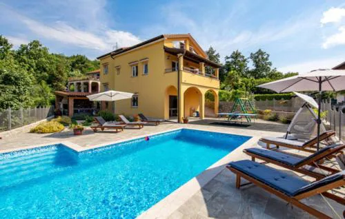 Villa Ivetta for 10 people near Opatija with sea view & children playground