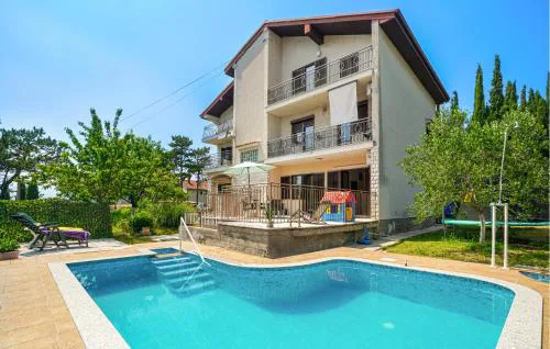 1 Bedroom Lovely Apartment In Rijeka