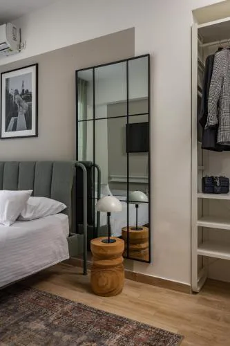 Agostini - Self Check-In Studios - Free Gated Parking On Site