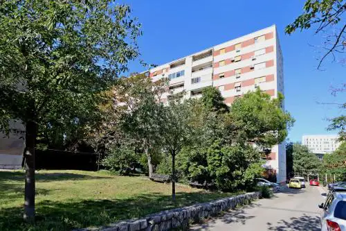 Apartments with WiFi Rijeka - 16539