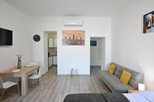 Cathy apartments