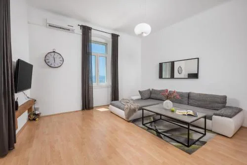 Step to the Sea apartment