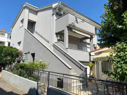 Apartments Komadina