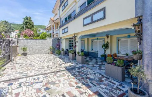 Awesome Apartment In Selce With Wifi