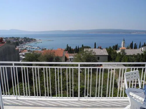 BED Apartment with 3 bedrooms and balcony