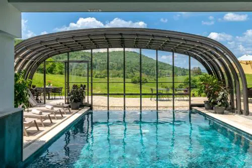 Apartment and Rooms Resort Stribor