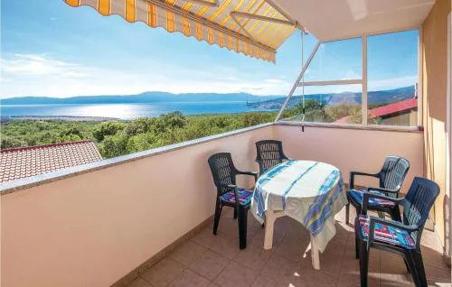 1 Bedroom Amazing Apartment In Smrika