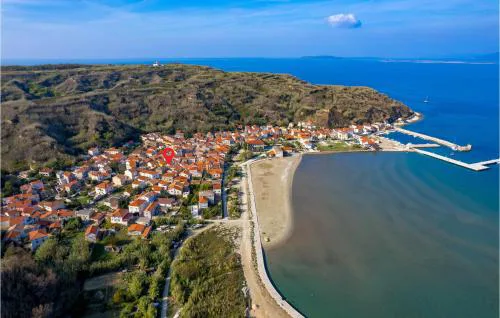 Amazing Home In Susak