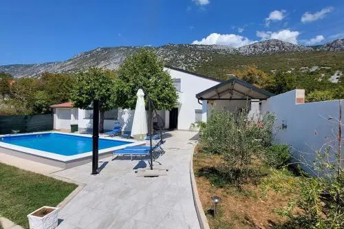Infinity - Attractive villa for rest and relaxation