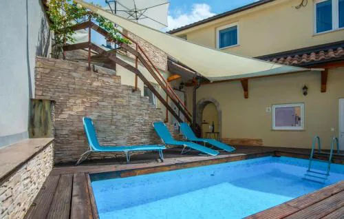 2 Bedroom Gorgeous Apartment In Veli Brgud