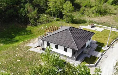 Stunning Home In Seliste Dreznicko