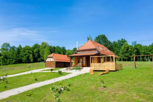 Chalet Markoci With Hot Tub - Happy Rentals