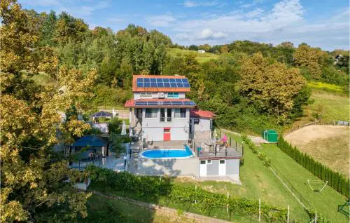 Nice Home In Zadoborje