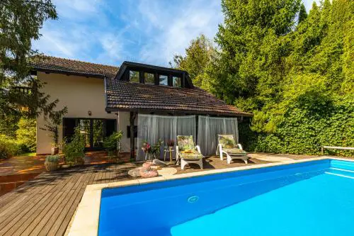 Villa Art Vita - Private Pool, Sauna & River Access