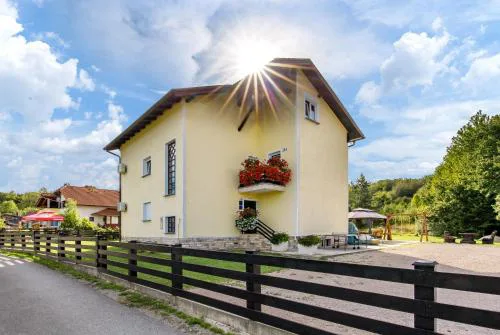 Selak Apartments