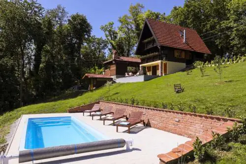 Tomek's Holiday Home