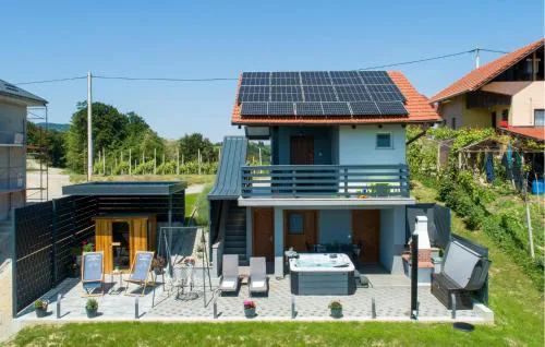 Stunning Home In Veliko Trgovisce