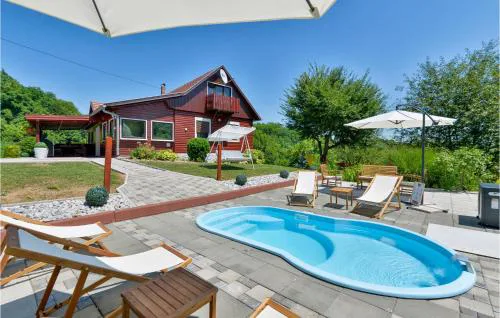 Pet Friendly Home In Mrzlo Polje