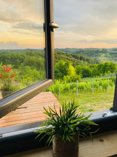 Relaxing Tiny House with a beautiful view over the hills in Zagorje