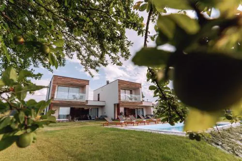 Iris Croatica J - deluxe apartment with shared pool, awarded BEST APARTMENT IN CROATIA 2024