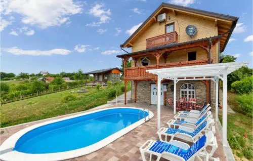 Awesome Home In Donja Zelina With Wifi