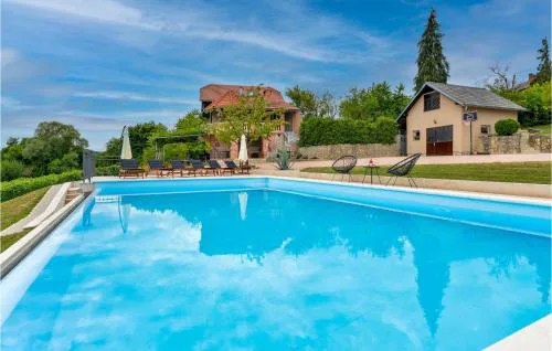 3 Bedroom Pet Friendly Home In Krasic