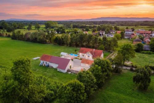 Green Oasis Estate with Private Pool and Backyard near Zagreb