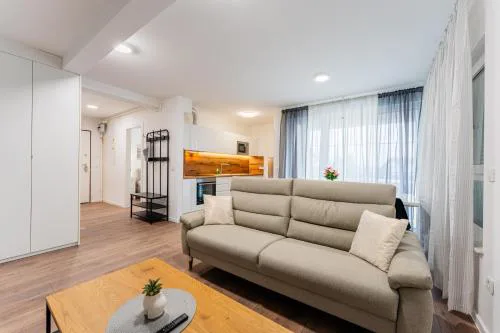 Flex SelfCheckIns 101 - Zagreb - 2 Bedrooms - Parking - Loggia