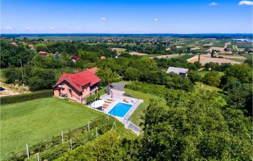 Awesome Home In Ludbreg