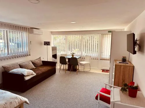 Studio Apartman Iovia place