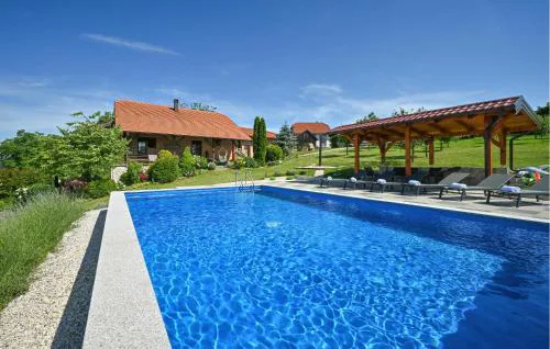 Pet Friendly Home In Luzan Biskupecki