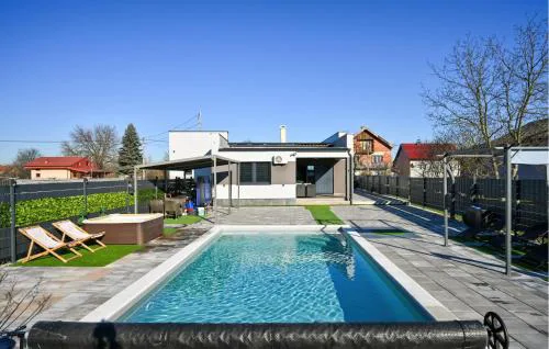 Lovely Home In Sracinec