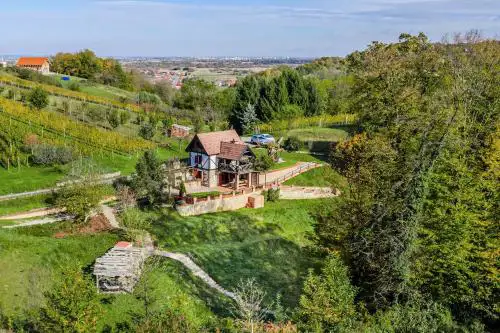 Nature Lodge With Sauna and Hot Tub - Happy Rentals