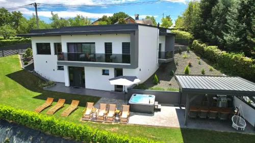Cloud9 Holiday house