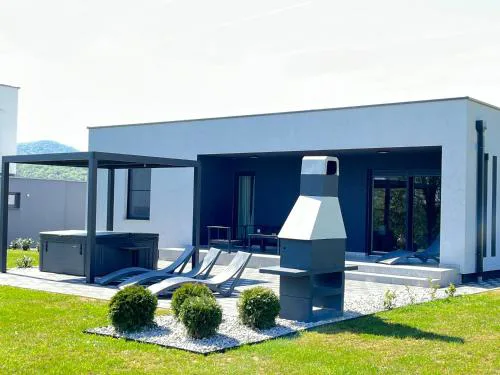 K Relax Place, Varaždinske Toplice, modern home with Sauna, Jacuzzi, WIFI