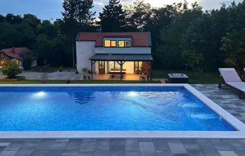 Beautiful Home In Durdevac