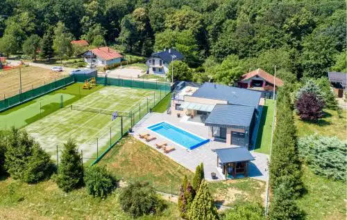 Cozy Home In Koprivnica With Wifi